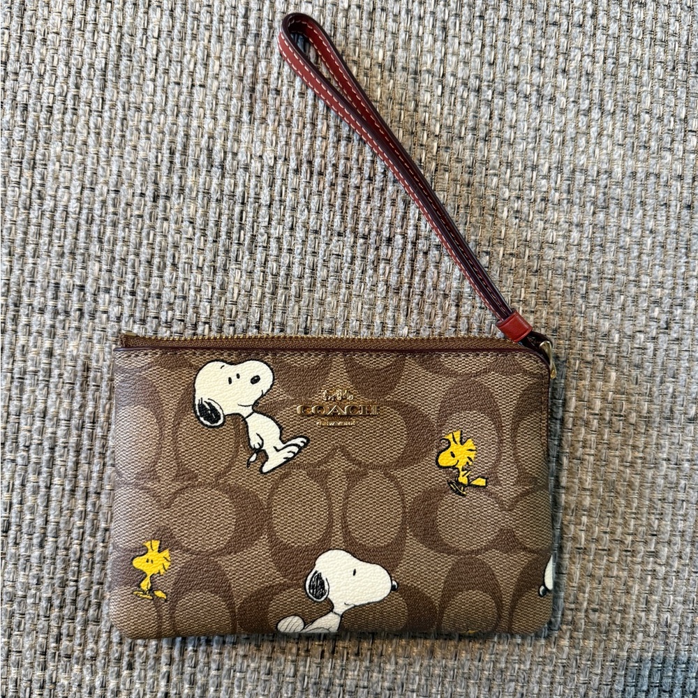 New Coach Snoopy Wristlet/Wallet